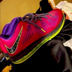 Nike Lebron 14s size 10. Please read size 10z brand new